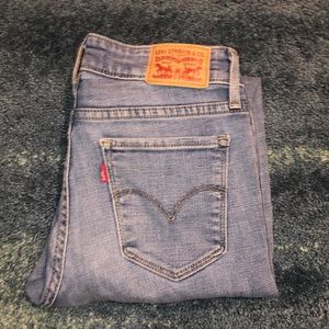 Levi’s 711 Skinny